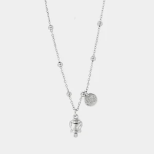 Collana in Metallo con campanella portafortuna pendente, impreziosita da cristalli Made in P.R.C.. Materiali: Metallo Base, Pietra: , N.D. Galvanica: Placcato Rodio, Varianti o Misura: CM. 40 + 5, Colore: N.D.. Forma: CAMPANELLA MINI.